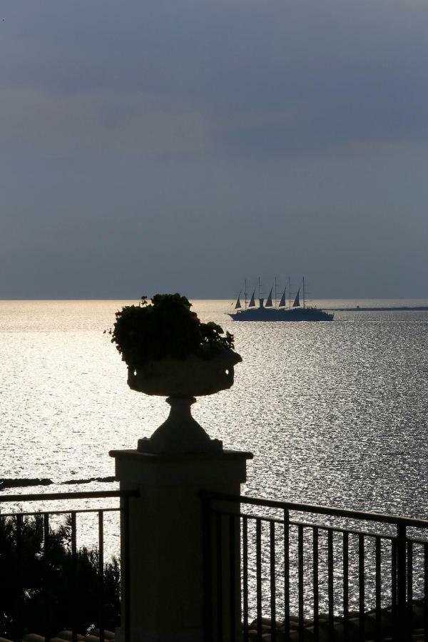 Villa Rhoe Миния Экстерьер фото